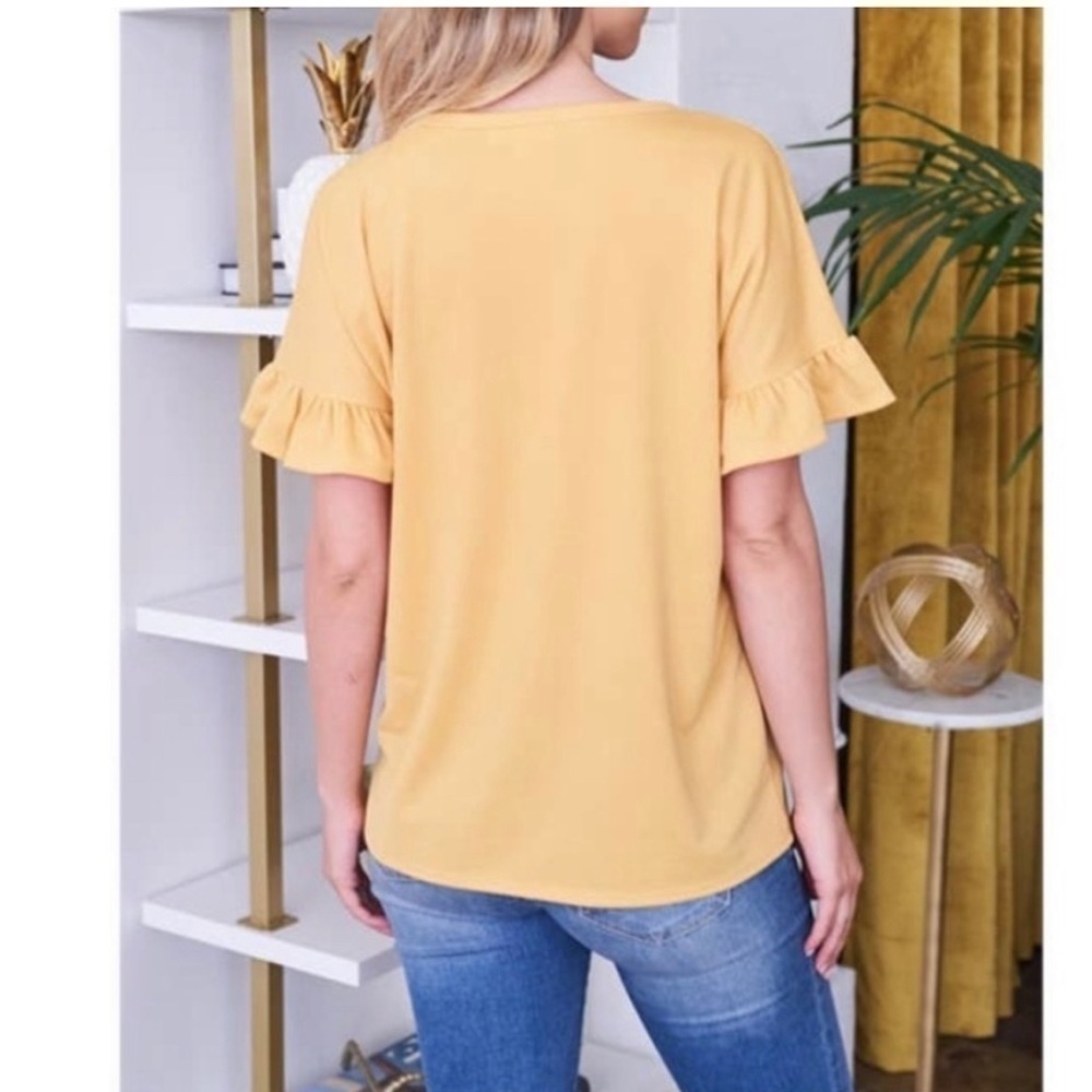 MUSTARD Leopard Animal Print
Color Block Ruffle Sleeve Top - Picture 4 of 6